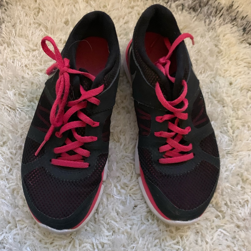 Nike flex running shoes